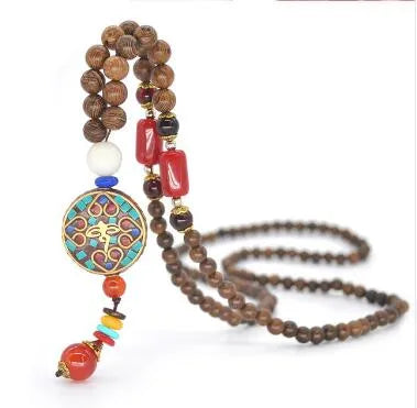 Metal necklace pendant chain with 12 style variations on display