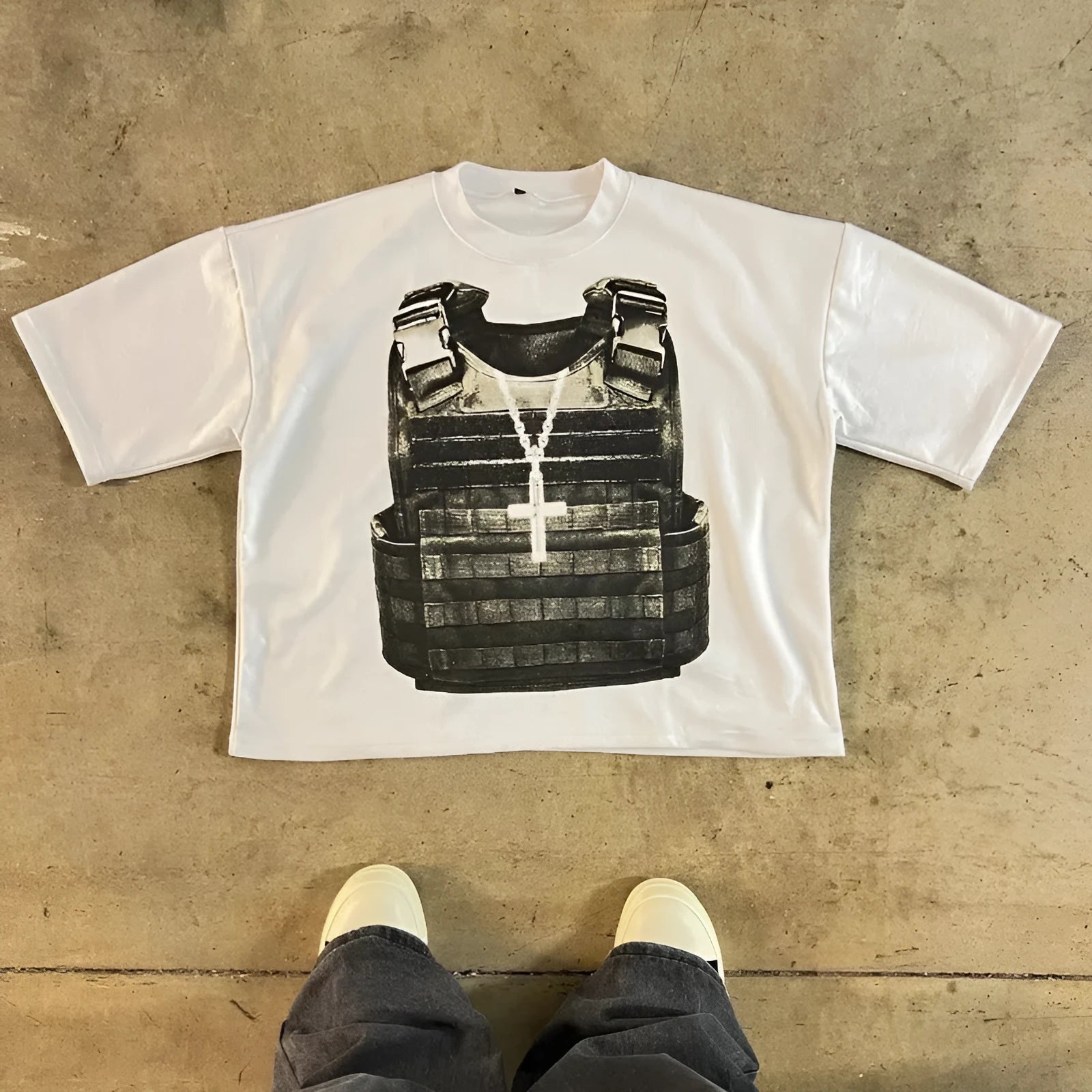 A printed cotton short sleeve T-shirt with a drop-shoulder design in a retro street style.