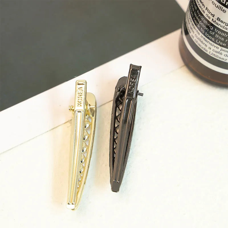 Alloy pearl front duck barrette for women with electroplated finish in black vintage pearl style