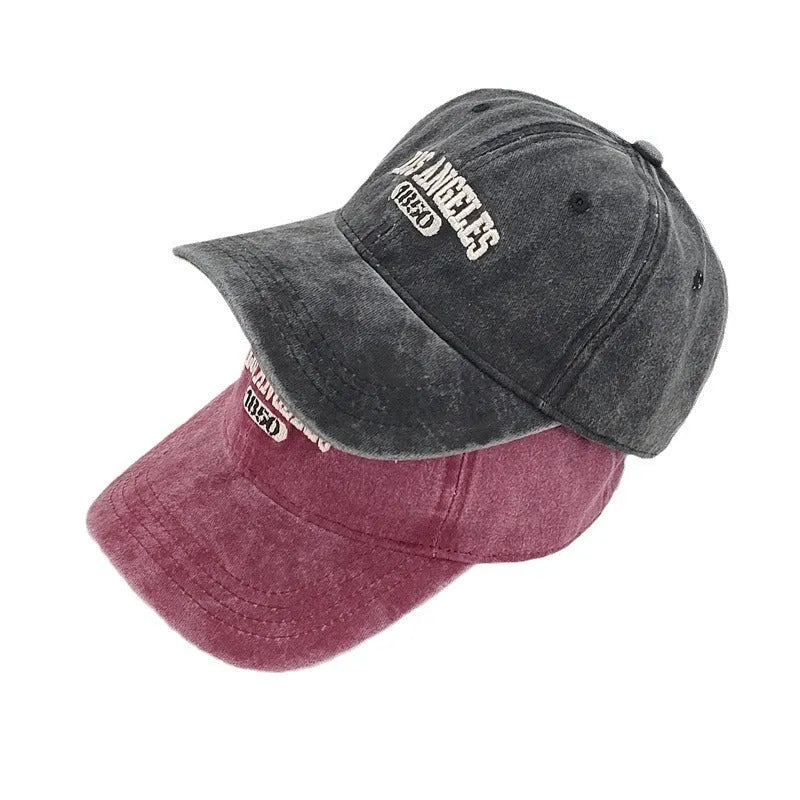 Retro peaked cap with distressed finish and embroidered letters, adjustable 54-59 cm