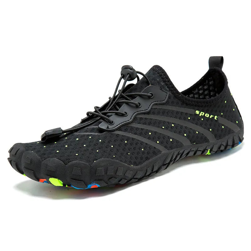Low-top mesh wading shoes in army green colour with natural rubber soles for outdoor water activities