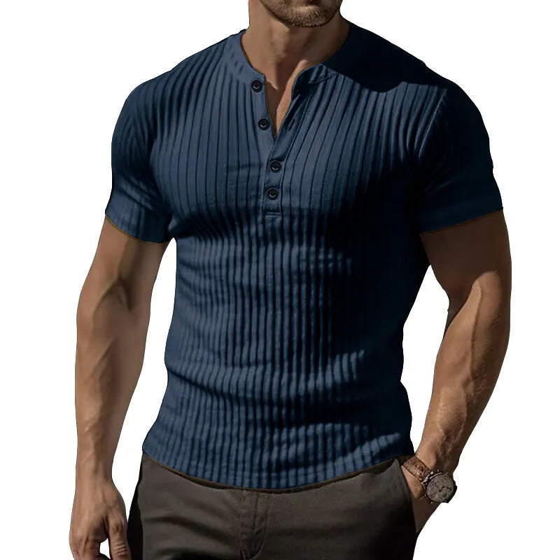 Men's slim-fitting solid colour muscle t-shirt in polyester fabric for sports wear.