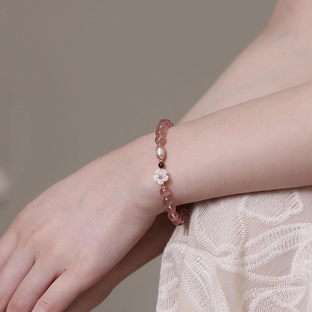 Strawberry quartz crystal bracelet with peach blossom flower design for women's casual wear