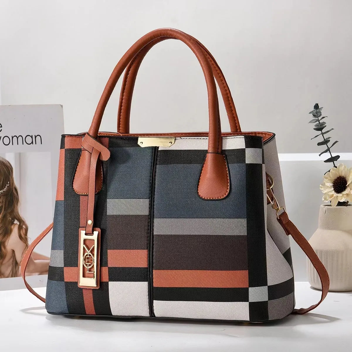 Soft PU large capacity fashion shoulder bag with leather strap in horizontal square shape