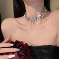 European and American exaggerated rhinestone pearl necklace in silver alloy with rhinestone inlay