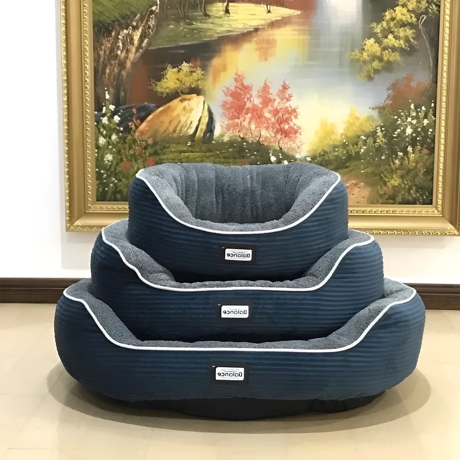 Iron wire pet kennel with plush insole in grey colour with grey plush insole