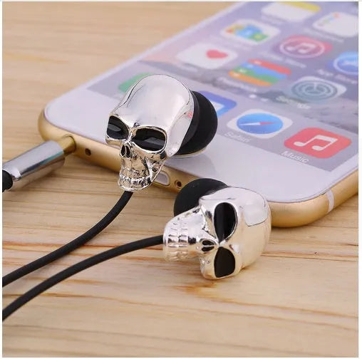 MYMY in-ear skull headphones with metal bones and Devil Christmas earplugs wired black