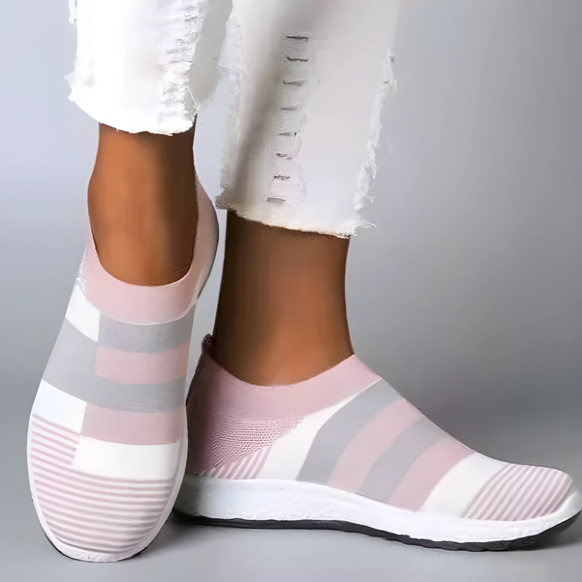 Women's breathable mesh flat sneakers in solid colour with EVA sole, low heel, pink
