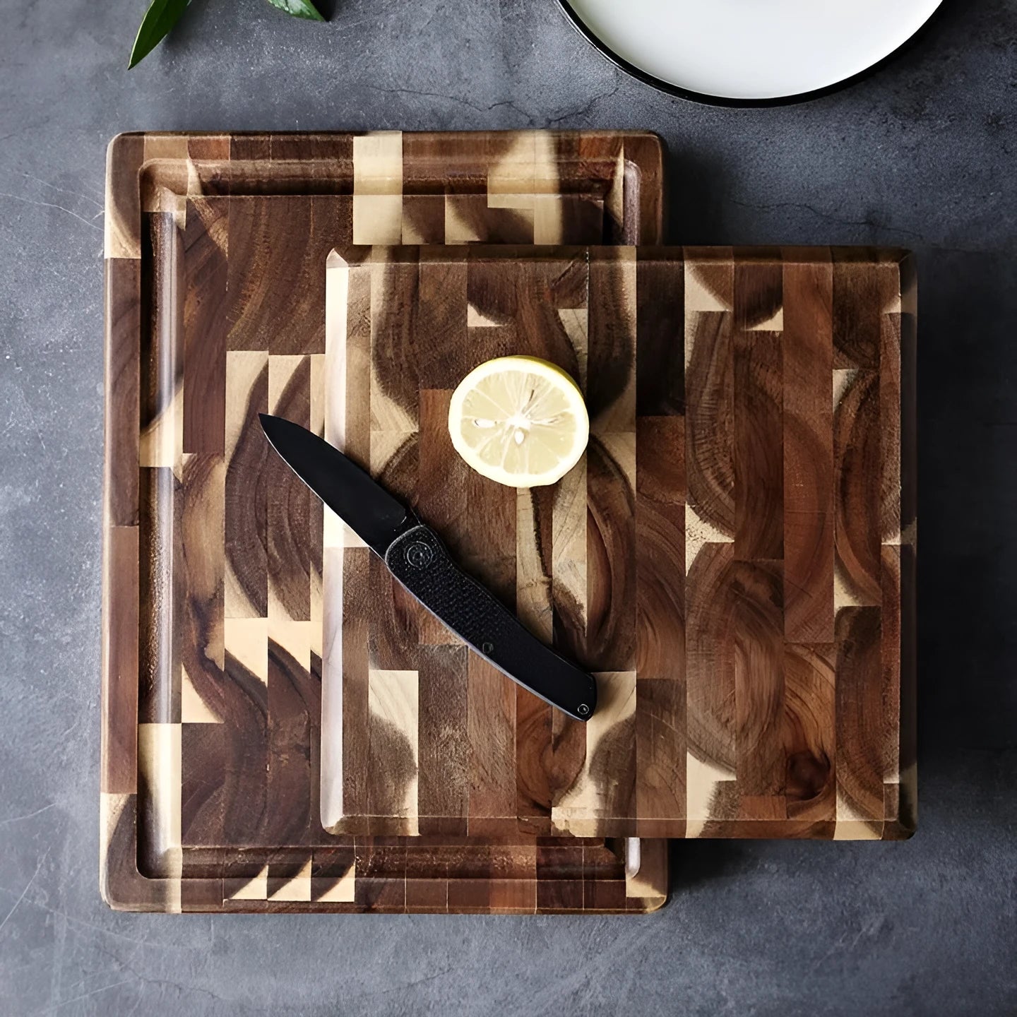 Brown solid wood cutting board made from imported acacia with 3cm thickness