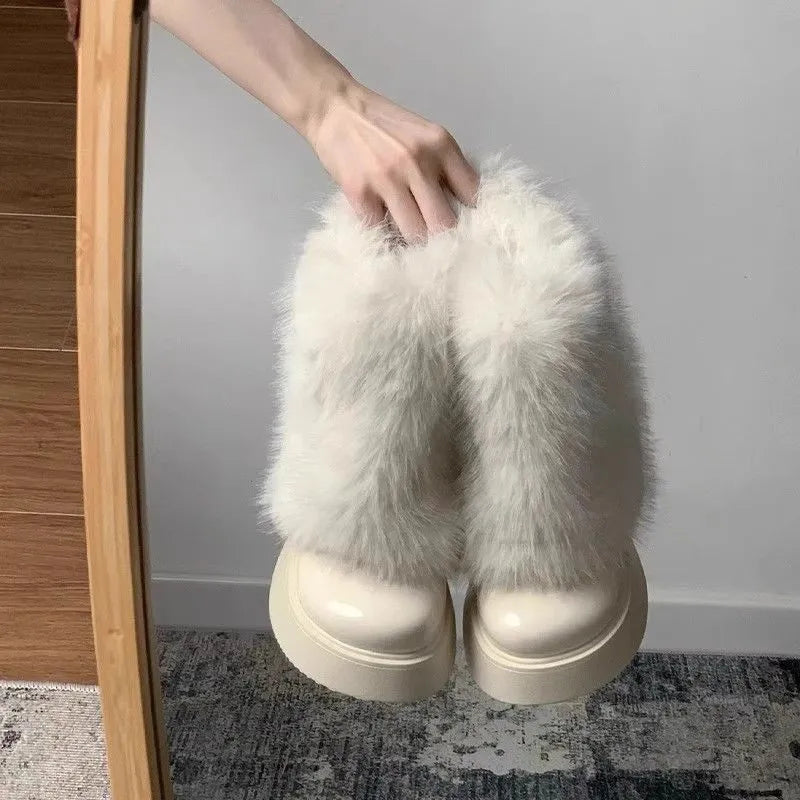 Women's low-top snow boots with artificial plush upper and waterproof platform sole