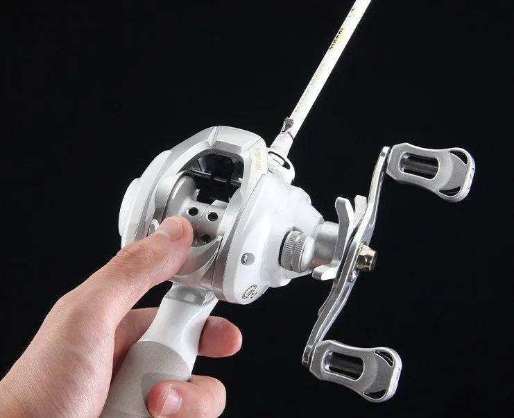 ET Drop Wheel fishing reel in micro bait casting configuration