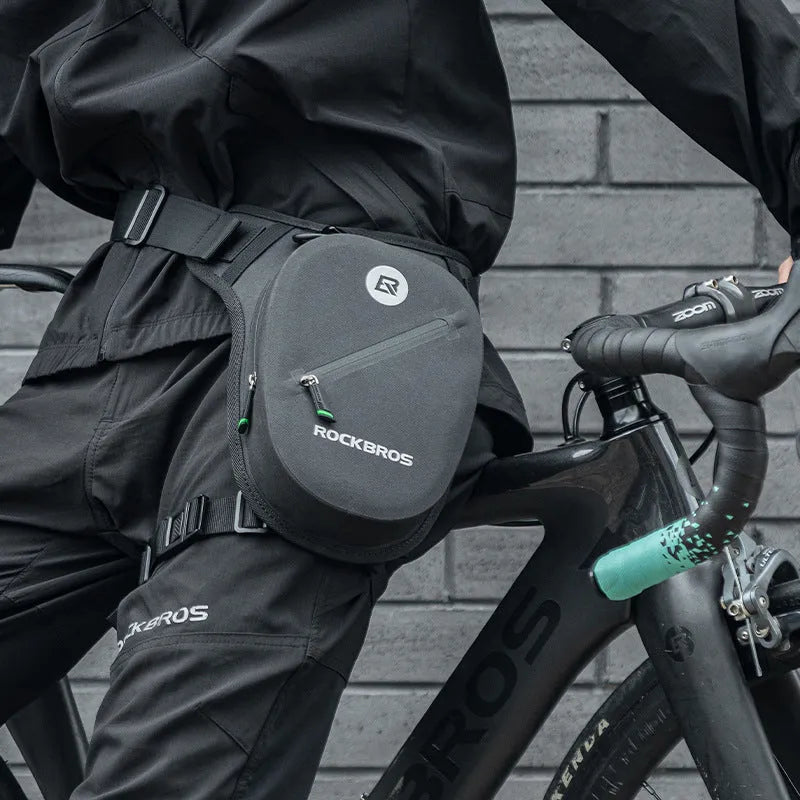 Black polyester and TPU waterproof motorcycle leg bag for men, minimalist fashion style