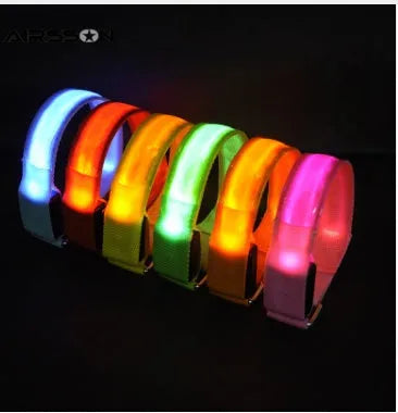 LED arm band with 7 colour options and 3 blink modes on black nylon strap