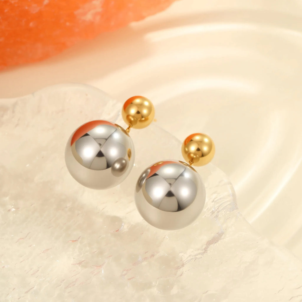 Women's geometric ear studs with round beads in NMSE-J624-3 colour-block finish