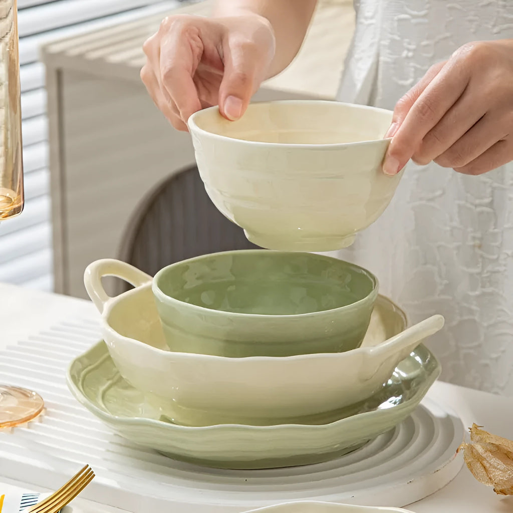 Solid colour ceramic tableware set with seven pieces in modern Japanese style design