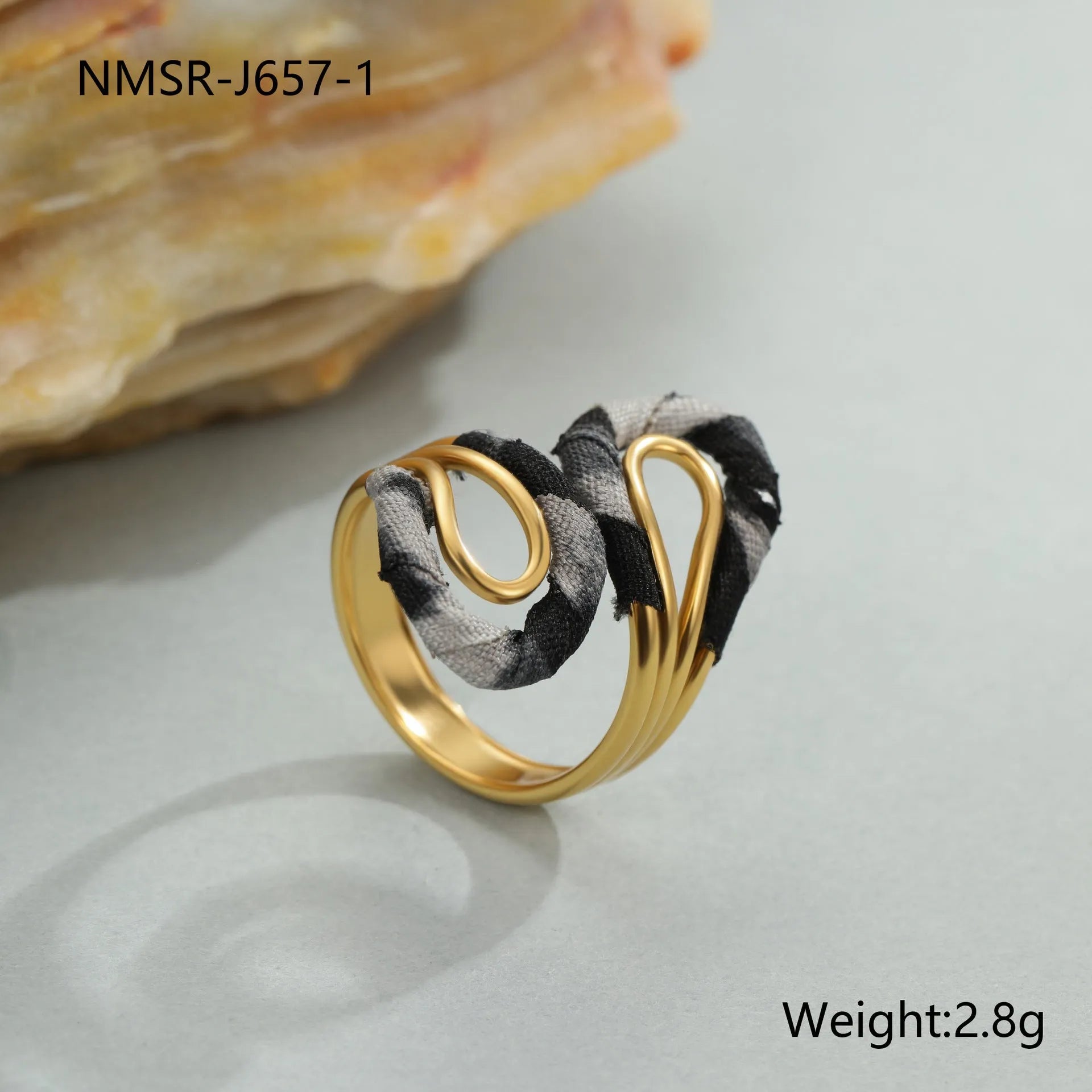 Stainless steel open mouth ring with leopard print design in adjustable free size