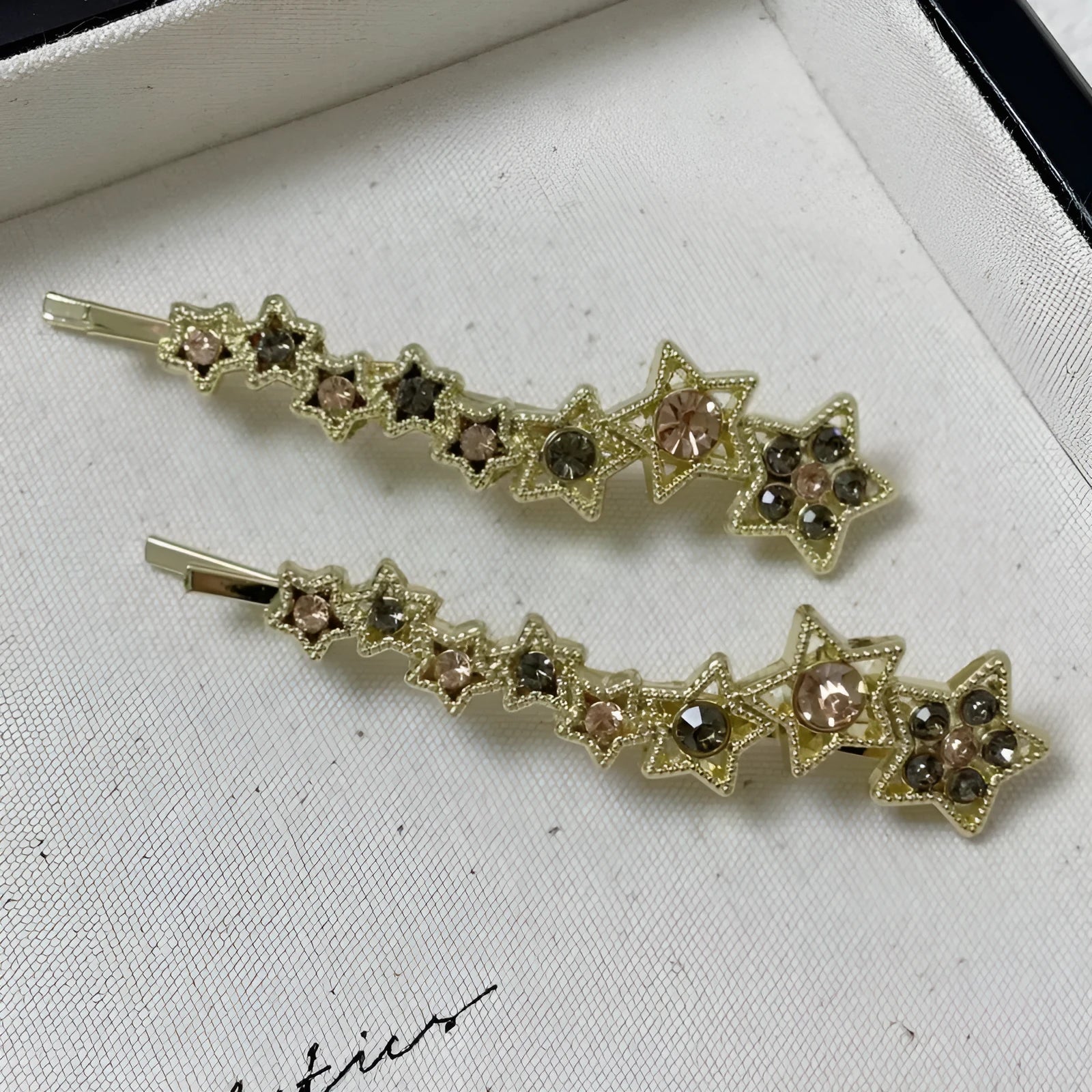 Gold alloy hair barrette with five-pointed star decoration for women's hairstyling