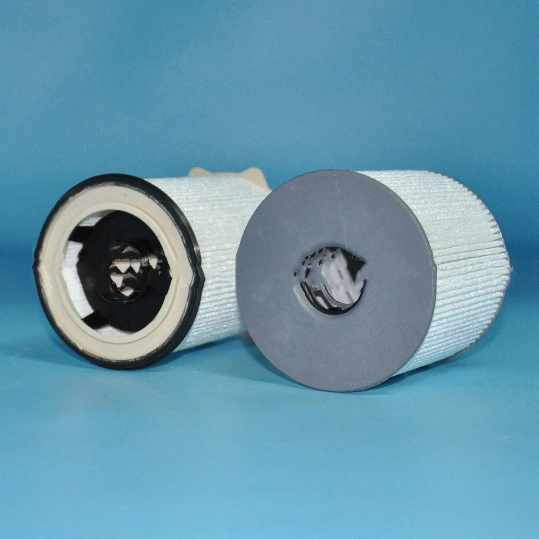 White diesel fuel filter kit for RAM 1500-5500 trucks with chemical fibre filter media