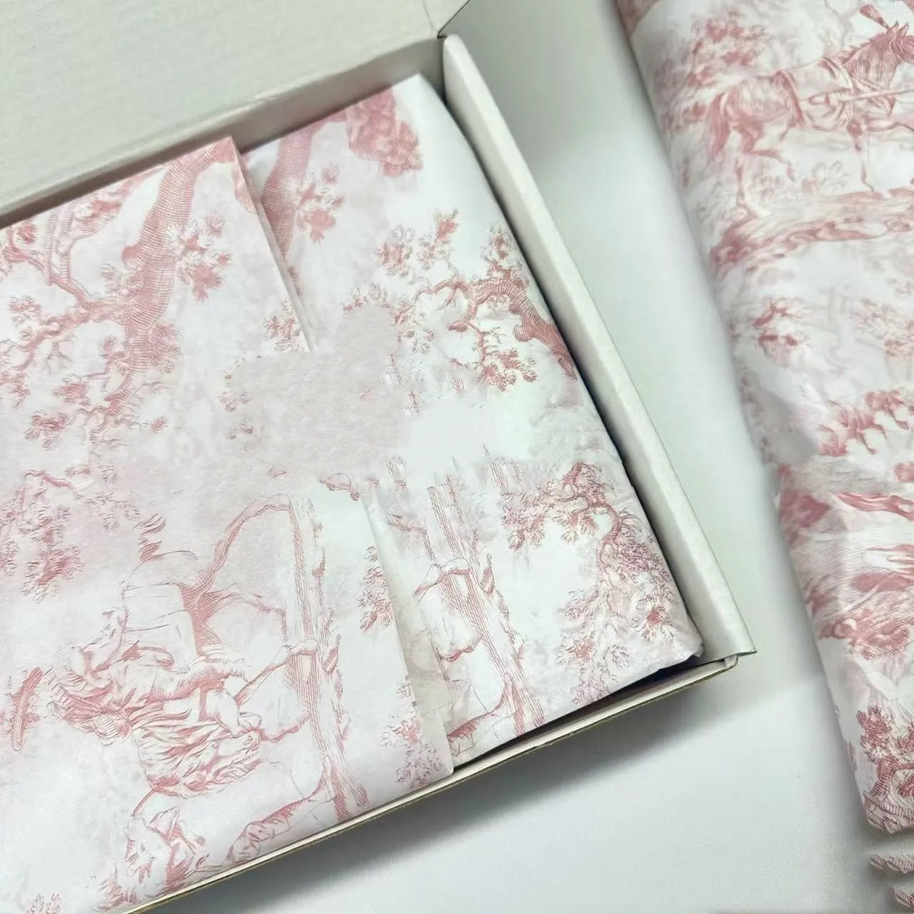 French romance mg tissue paper in retro style measuring 50x70cm in pink purple colour