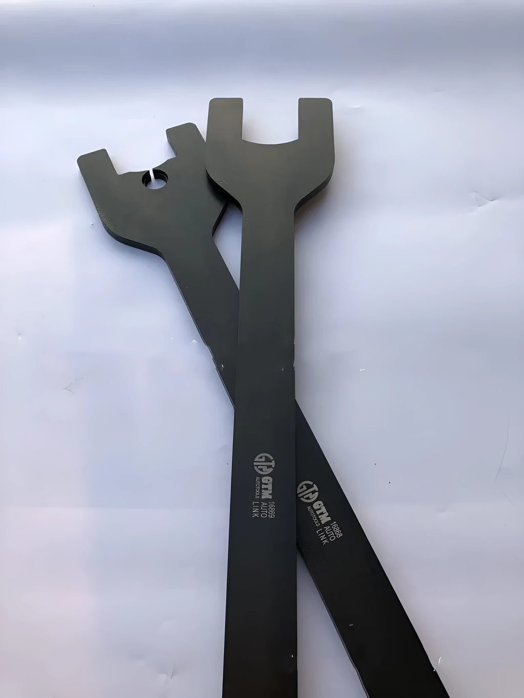 Two alloy steel Land Rover fan wrenches sized 36mm and 40mm for automotive repair