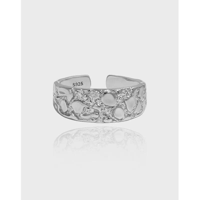 Hammered texture S925 silver adjustable ring in white gold colour