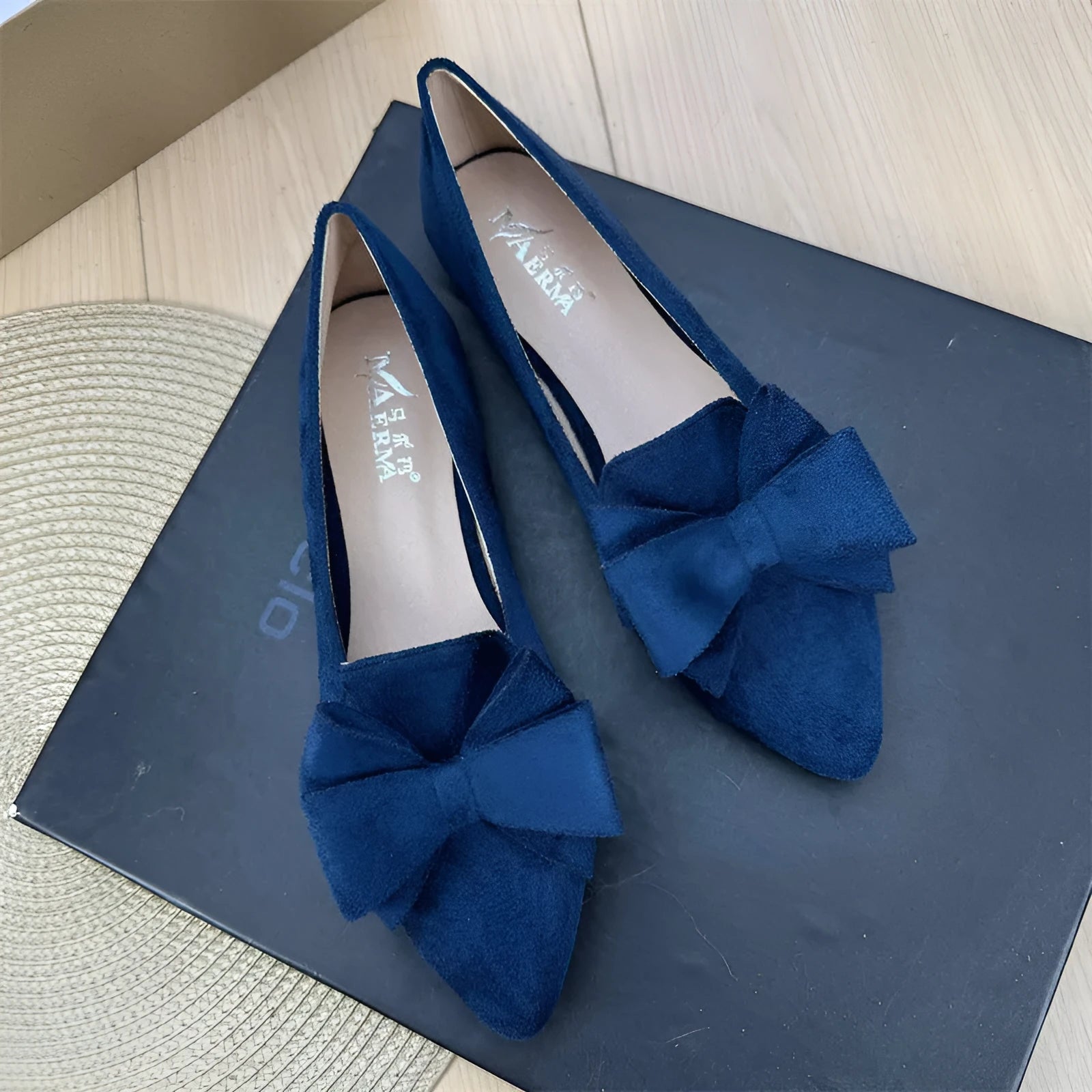Women's solid colour bow pointed flat shoes with chunky heel and round toe in wine red colour