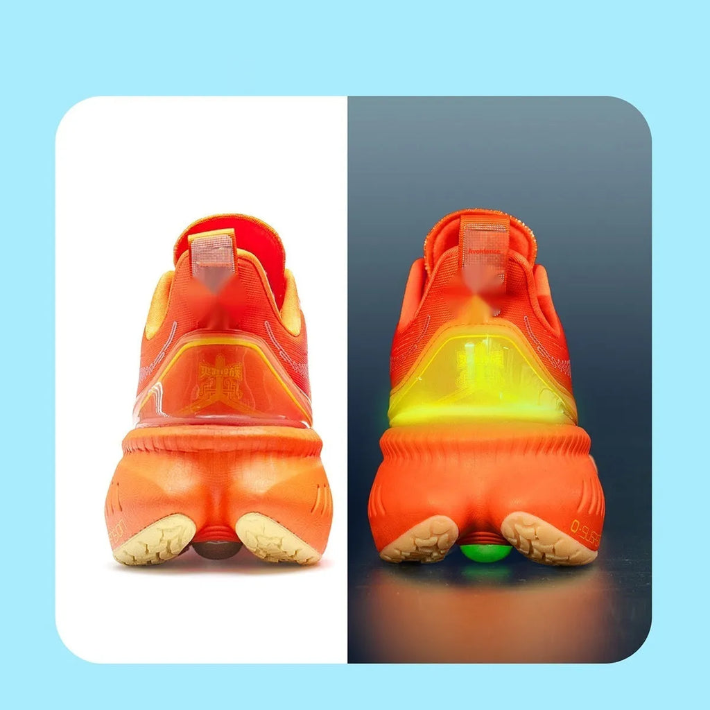Low-top running sneakers with shock absorption, in a selection of colours on a rubber sole.
