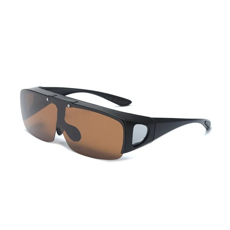Polarised myopia sunglasses with a one-piece frame for outdoor sports like cycling and mountain climbing.