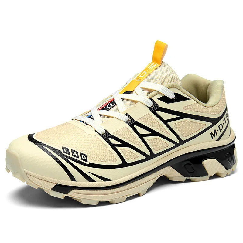 Leisure hiking shoes in khaki colour with round toe and front lace-up design