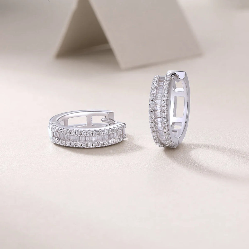 Weaving Light moissanite stud earrings in S925 silver with platinum plating, golden colour, in gift box