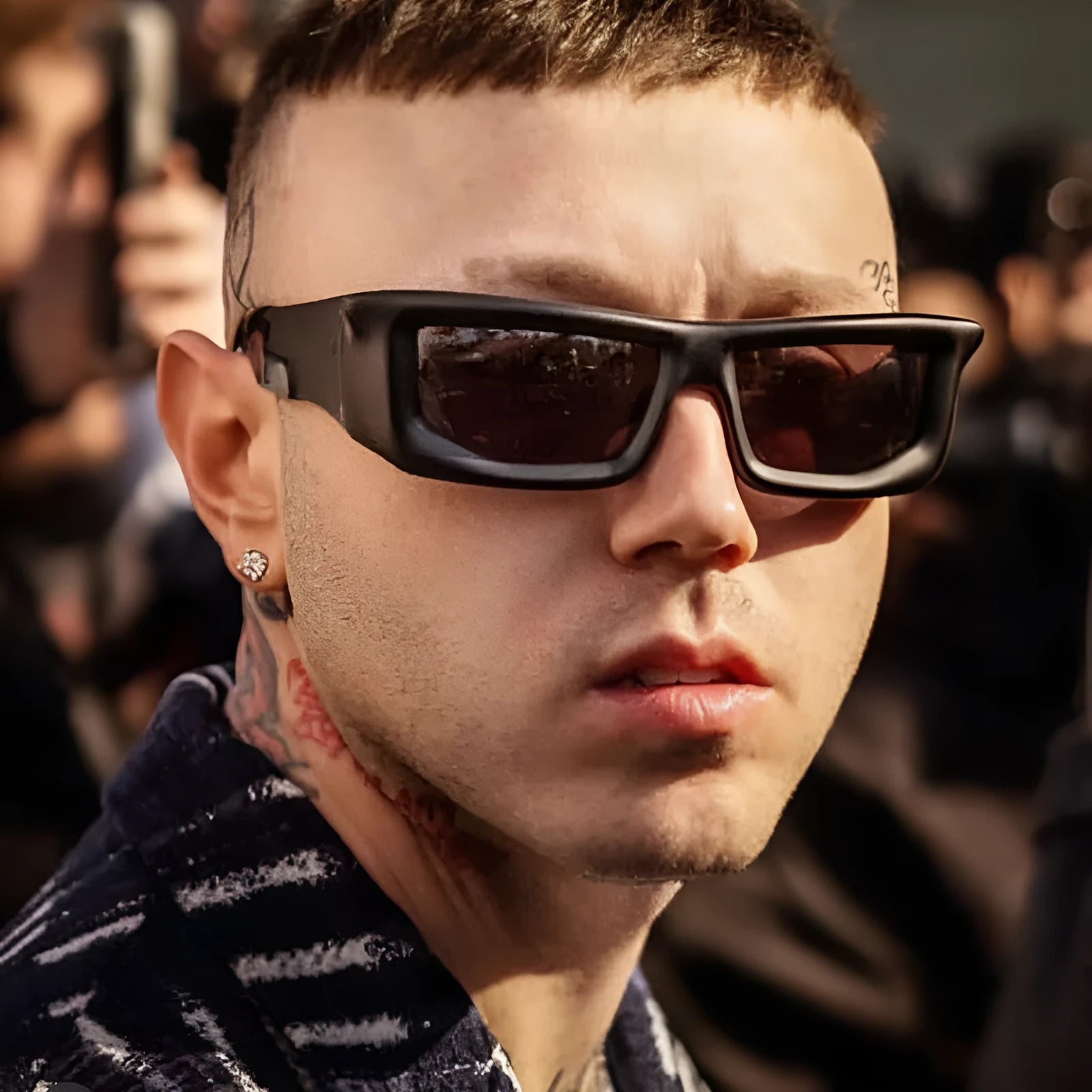 Futuristic sunshade sun glasses with AC lens and PC frame in silver frame with white mercury lenses box style