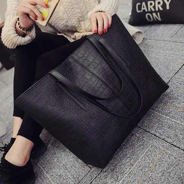 Simple fashion shoulder bag handbag in polyurethane faux leather with adjustable strap