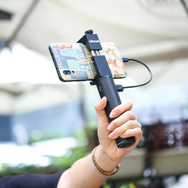 Black aluminium alloy portable power bank with a 6800mAh battery capacity, shown with dimensions.