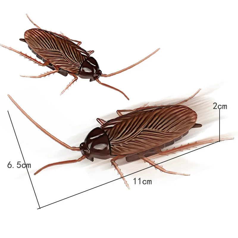 Automatic vibration pet toy in cockroach, dragonfly, tarantula or mouse design measuring 11x5 cm