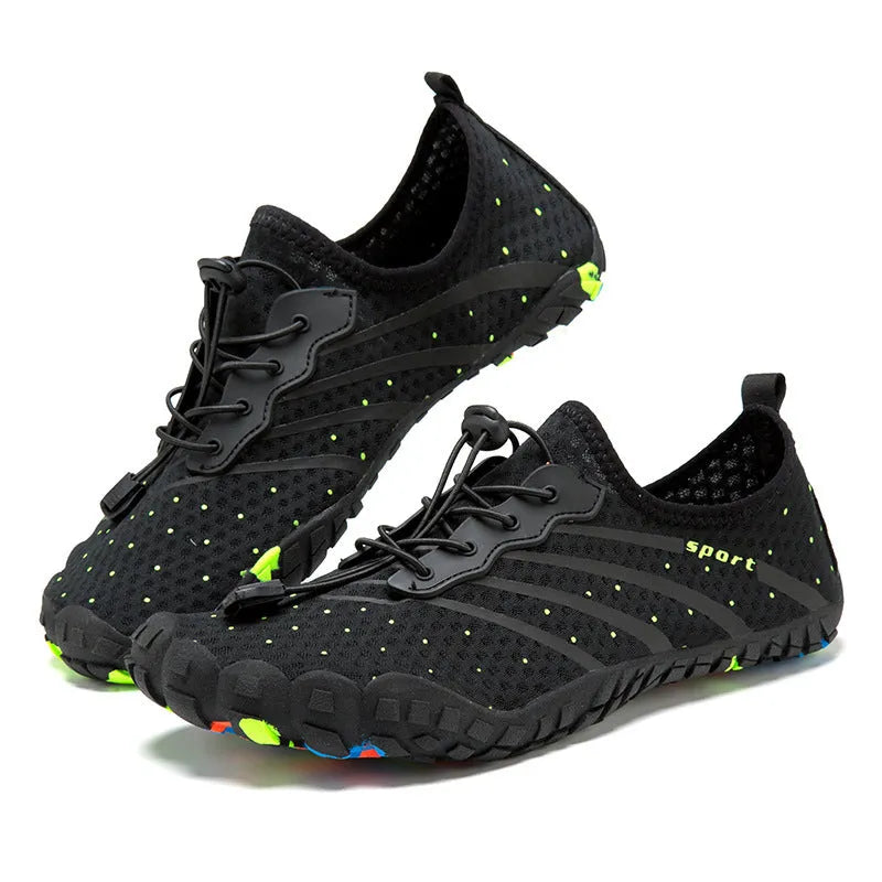 Low-top mesh wading shoes in army green colour with natural rubber soles for outdoor water activities