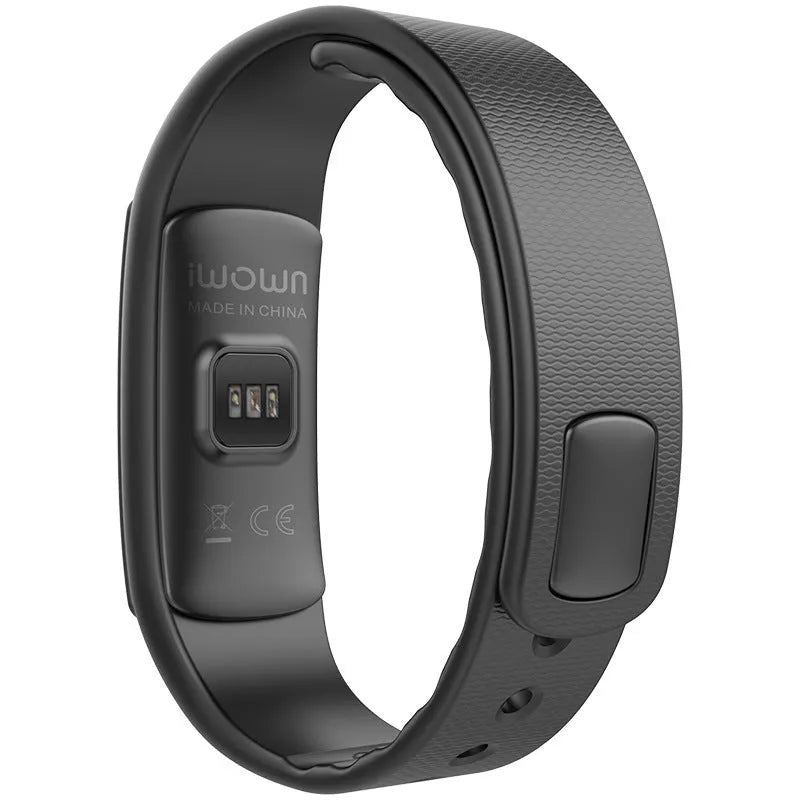 I6 smart sports bracelet in black or green with 0.96-inch touch screen on a TPU wristband.