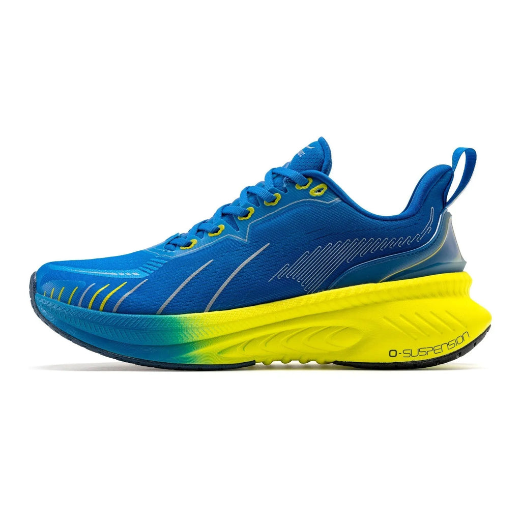 Low-top running sneakers with shock absorption, in a selection of colours on a rubber sole.