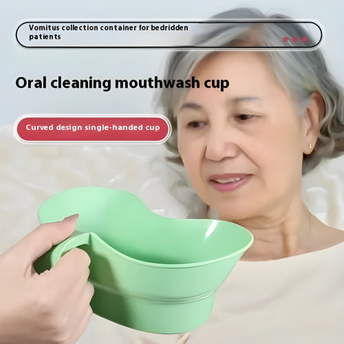 Green plastic gargle cup for bedridden elderly oral care with modern simplicity design