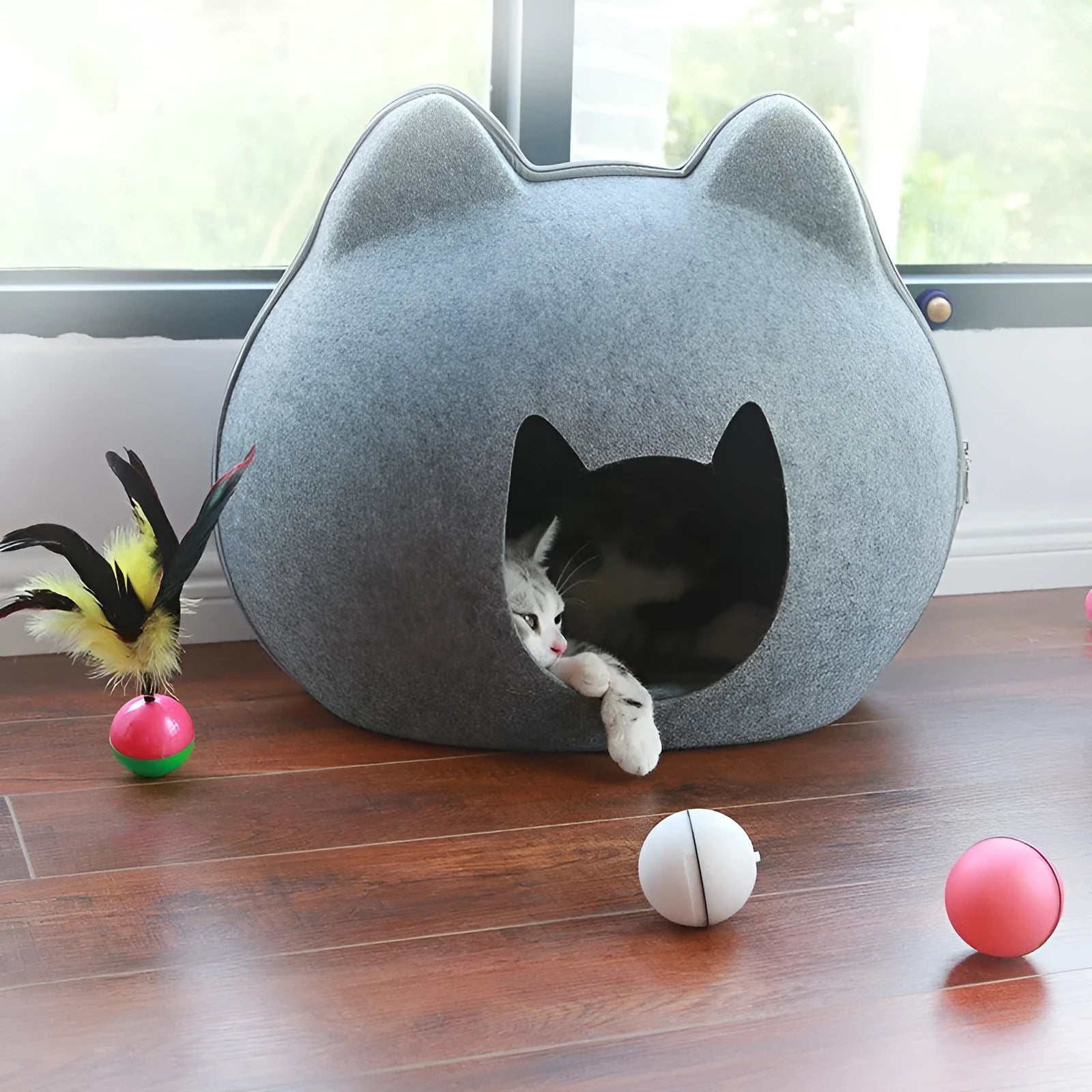 Enclosed felt cat litter house in grey, size 54x38x45cm, with entry hole on front side