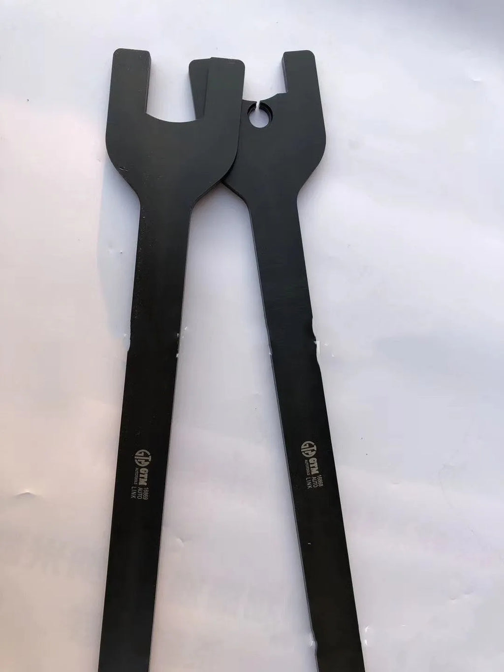 Two alloy steel Land Rover fan wrenches sized 36mm and 40mm for automotive repair
