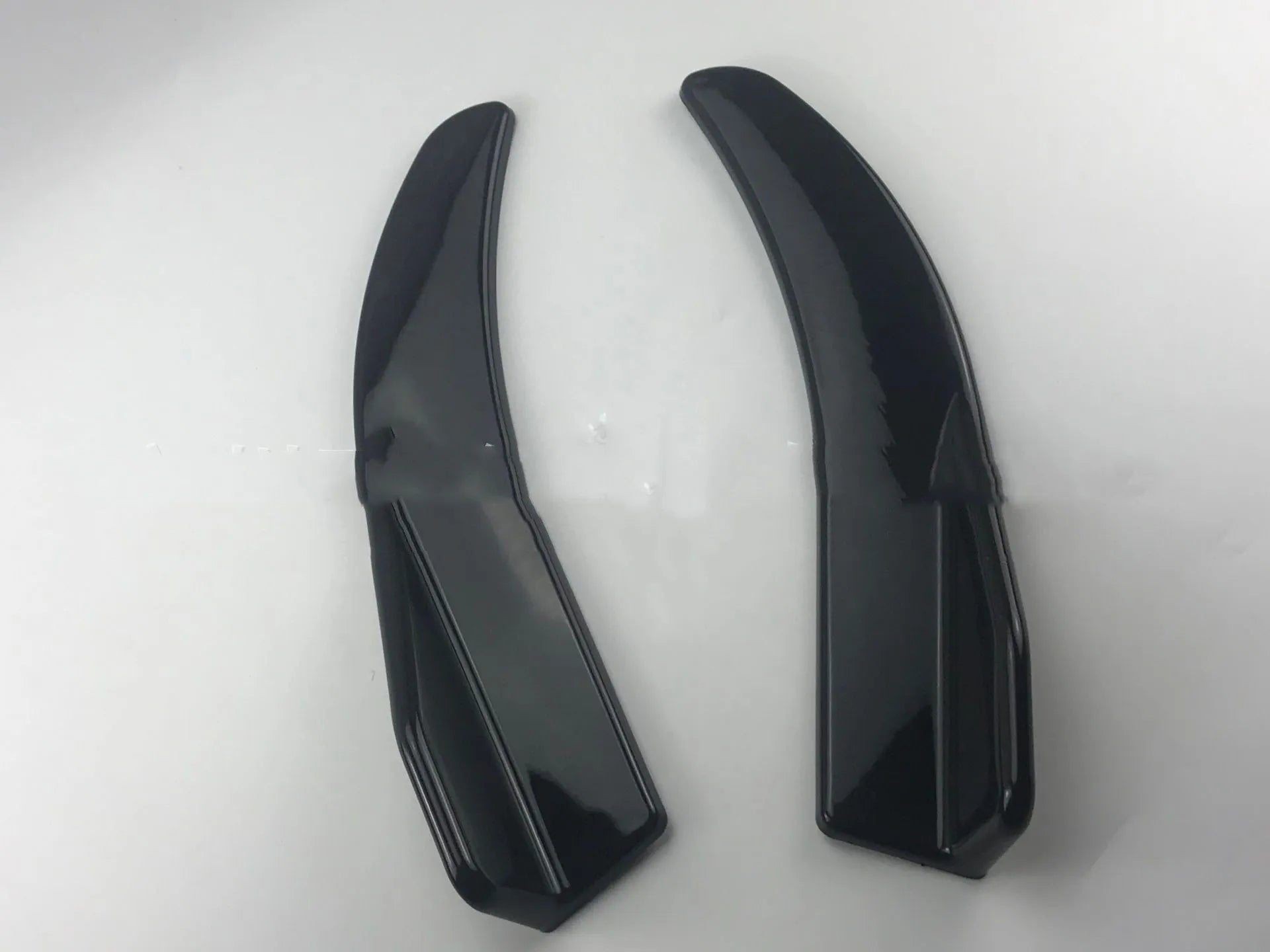 Pair of bright carbon fibre effect front and rear car deflectors for General Motors vehicles