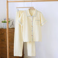 Women's loose-fit cotton gauze short-sleeved trousers and top set in a casual style.