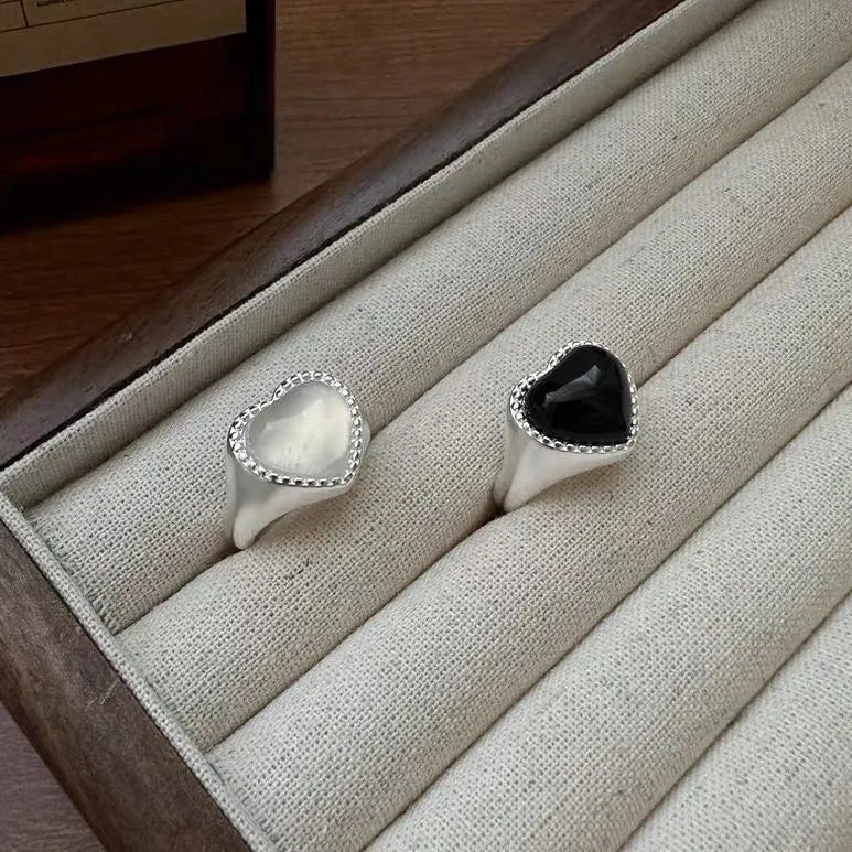 S925 sterling silver adjustable ring with black agate heart centrepiece
