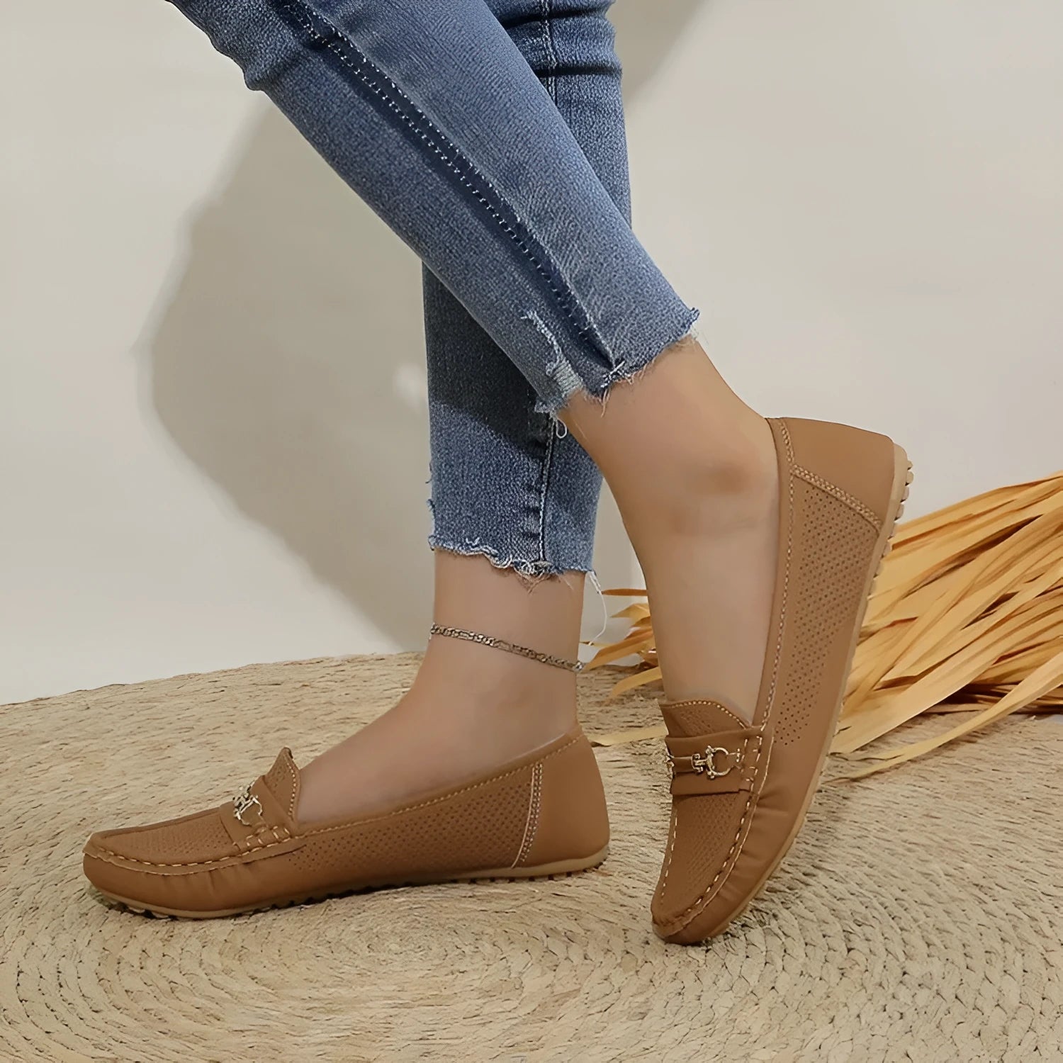 Women's solid colour flat casual shoes in artificial PU, shown in white, black, and khaki on a plain background.