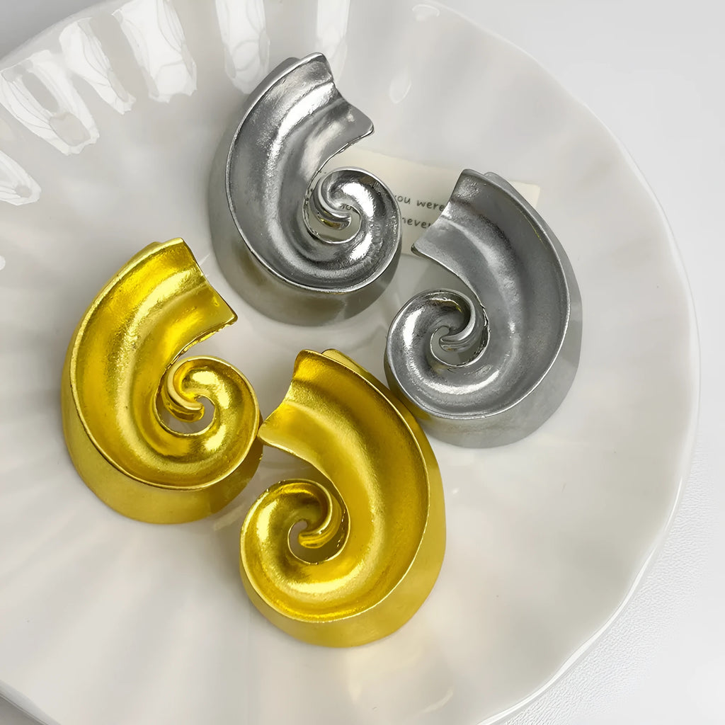 Geometric alloy ear studs with gold or silver electroplated finish, measuring 5cm with retro design