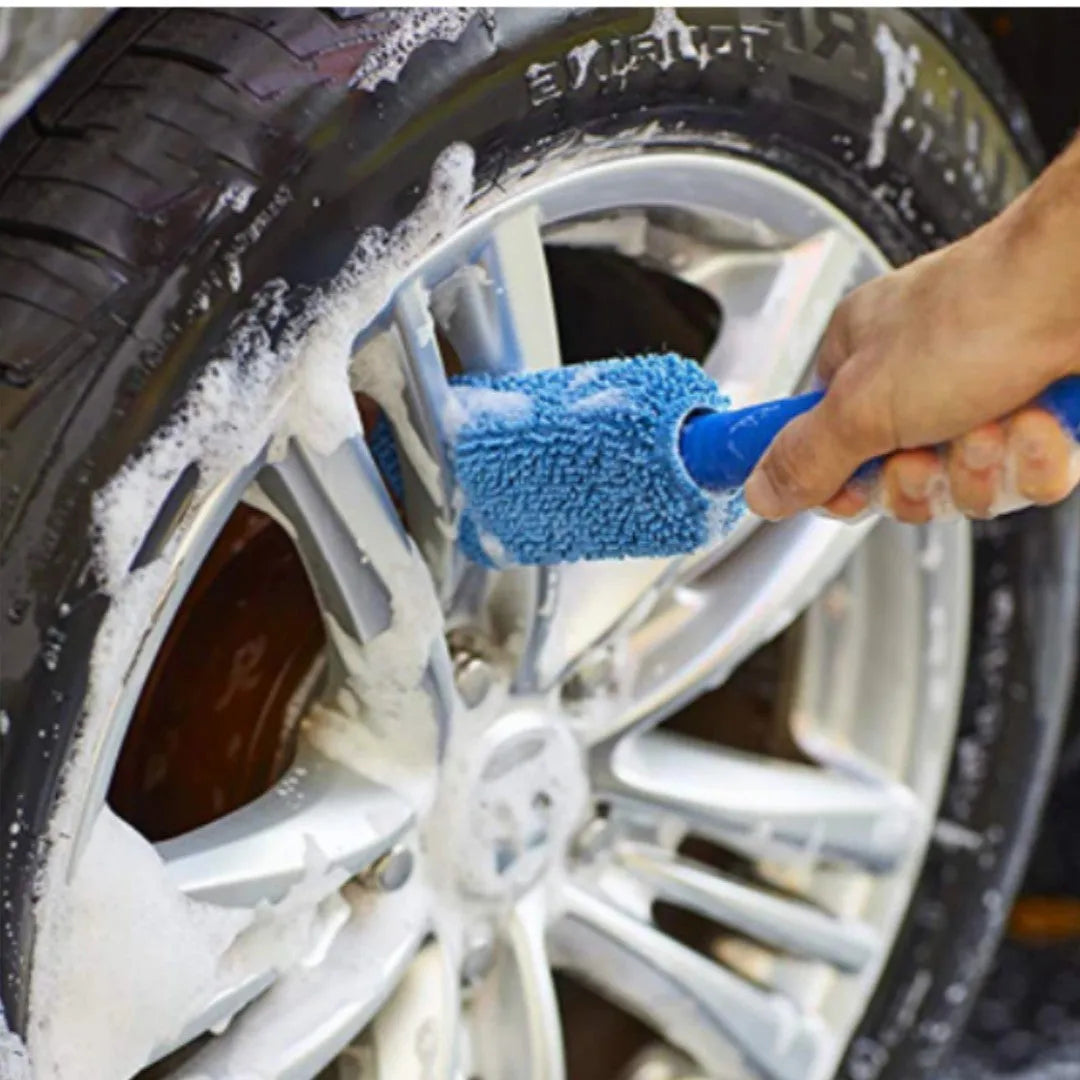 Microfiber long handle tyre brush with blue head and aluminium shaft for car wheel cleaning