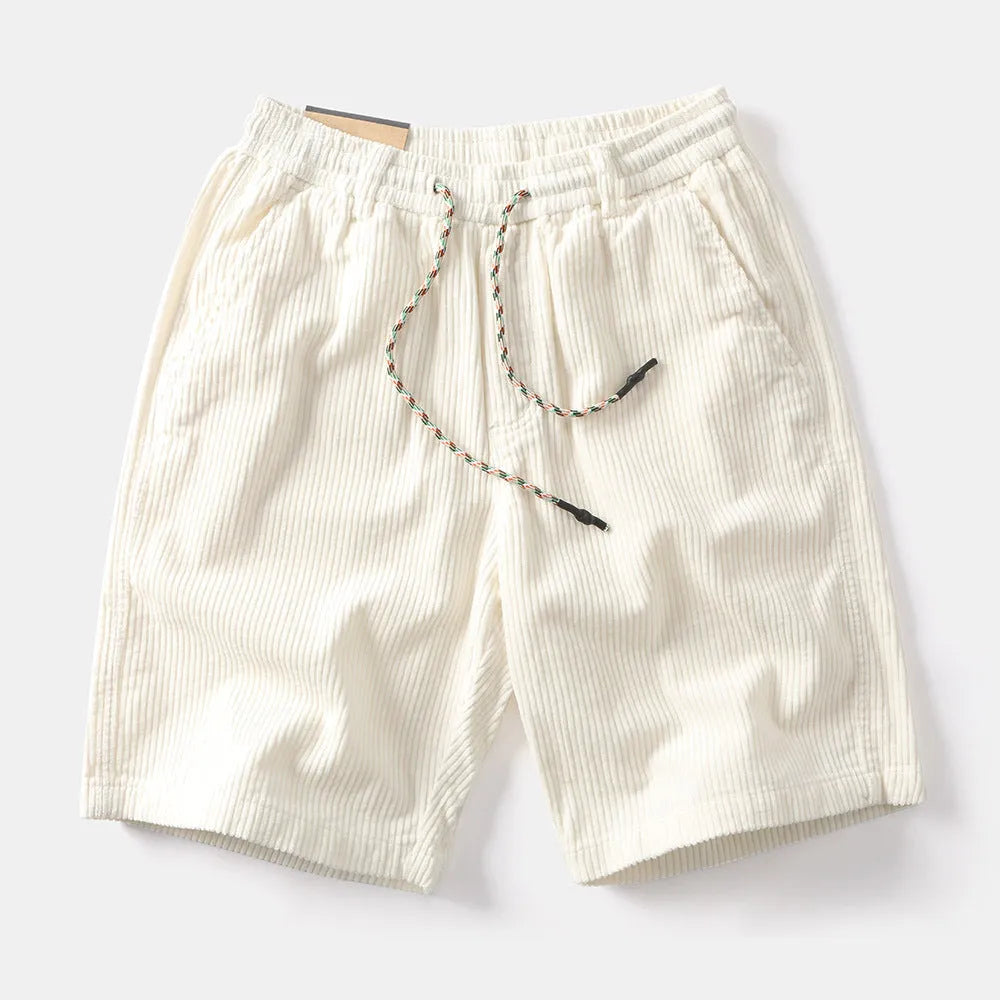 Men's retro-style cargo shorts in straight-leg fit with polyester fabric