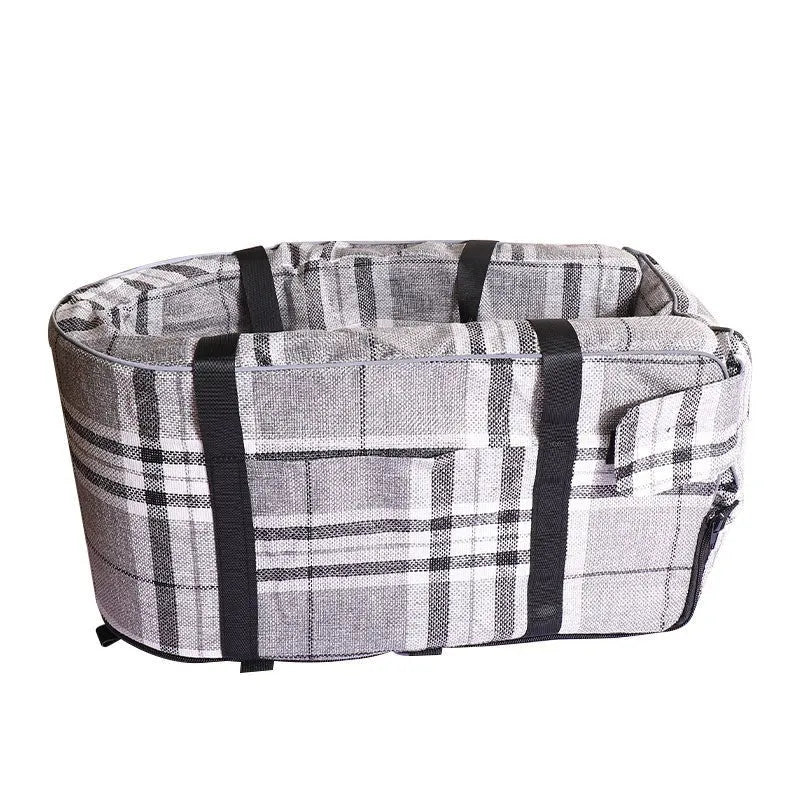 Portable outdoor dog kennel in cloth construction with Oxford fabric, suitable for car travel and seasonal use