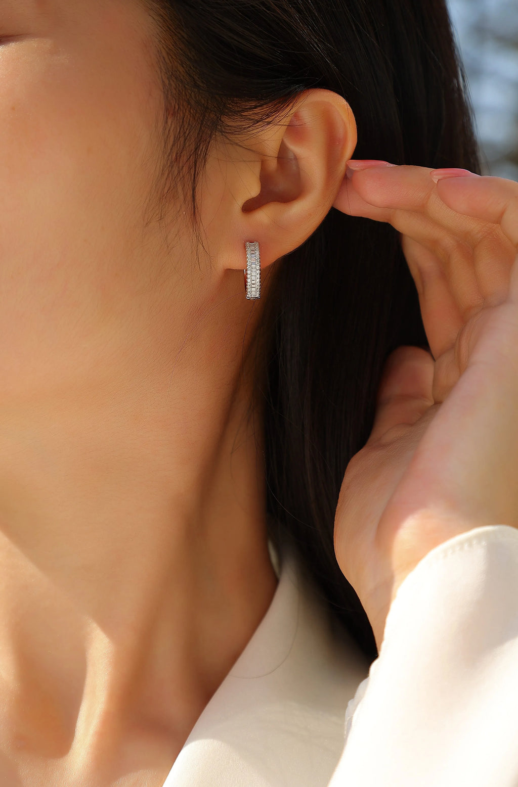 Weaving Light moissanite stud earrings in S925 silver with platinum plating, golden colour, in gift box