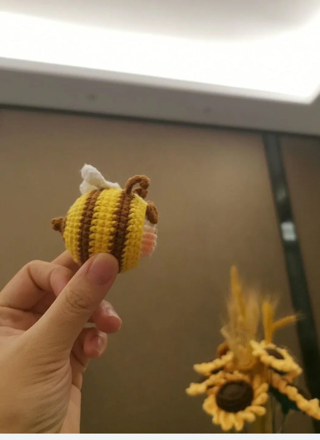 Handmade crocheted bee colony plush pendant for woolen dolls, two styles
